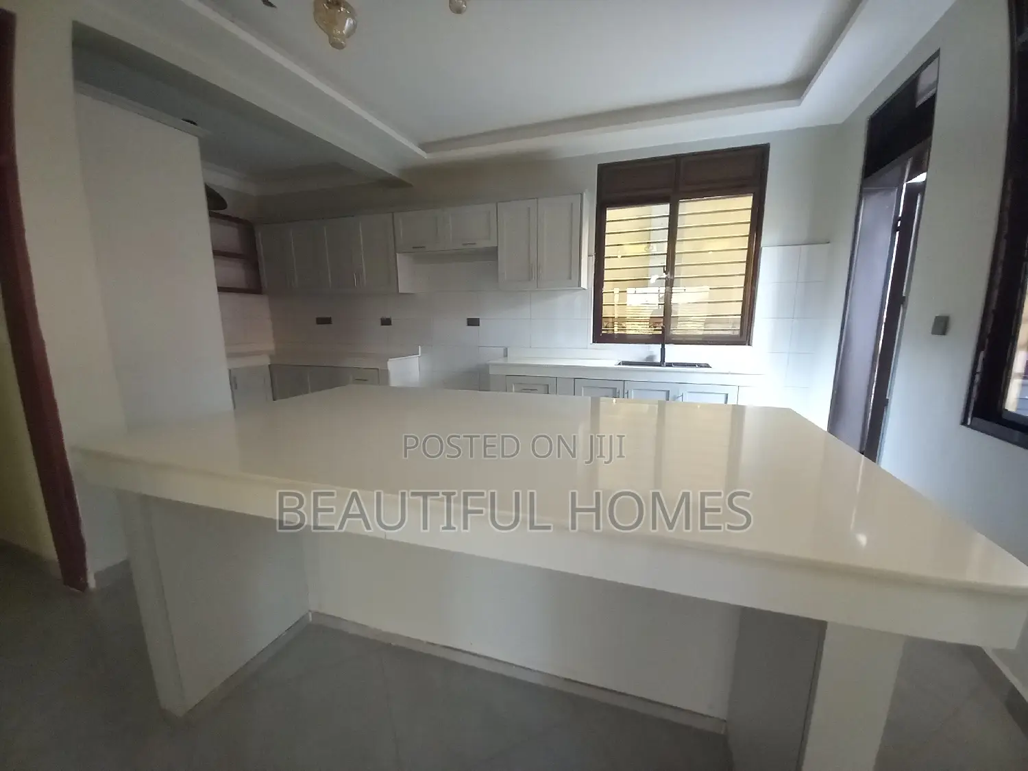 Furnished 6bdrm Duplex in Kira, Central Division for sale