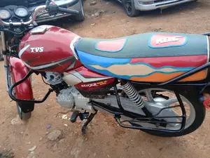 TVS HLX 125 2023 Red