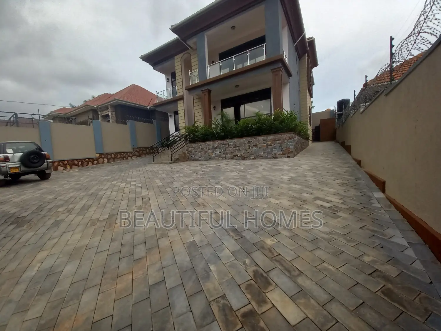 Furnished 6bdrm Mansion in Kira, Central Division for sale