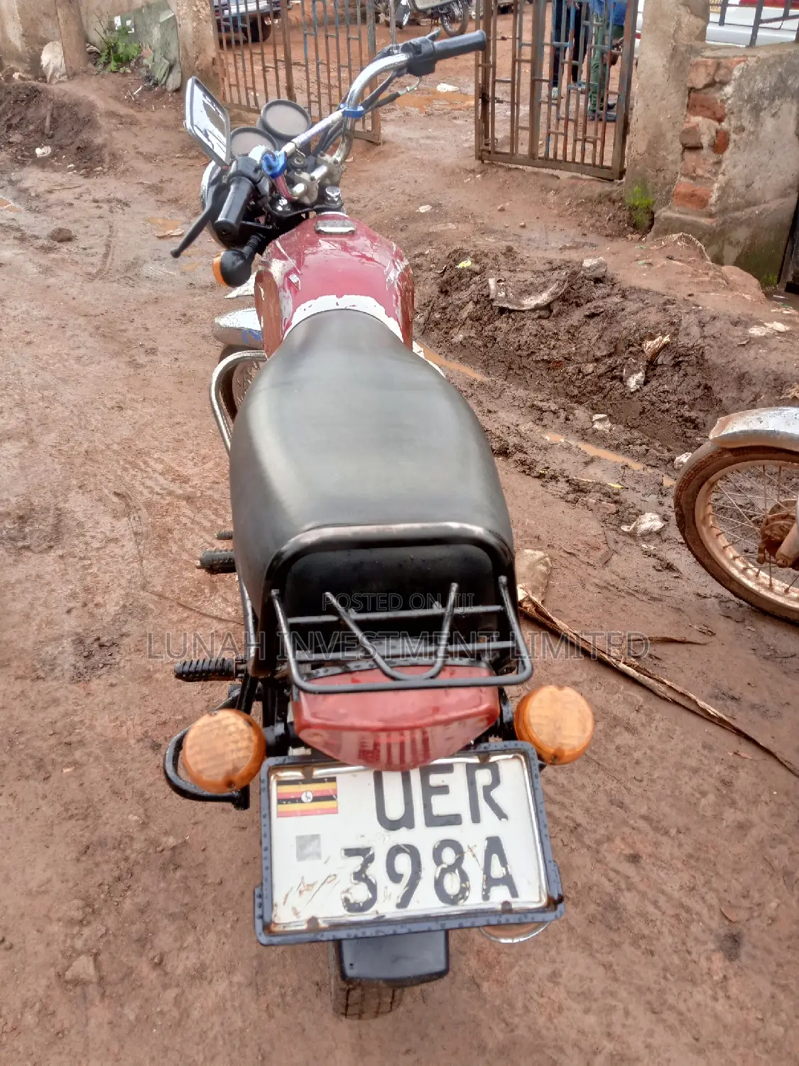 Bajaj Boxer 100 2021 Red