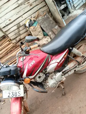 TVS HLX 125 2023 Red