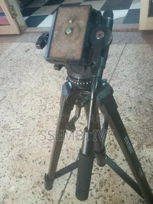 Yunteng VCT-860 AV Tripod Stand.