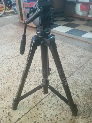 Yunteng VCT-860 AV Tripod Stand.