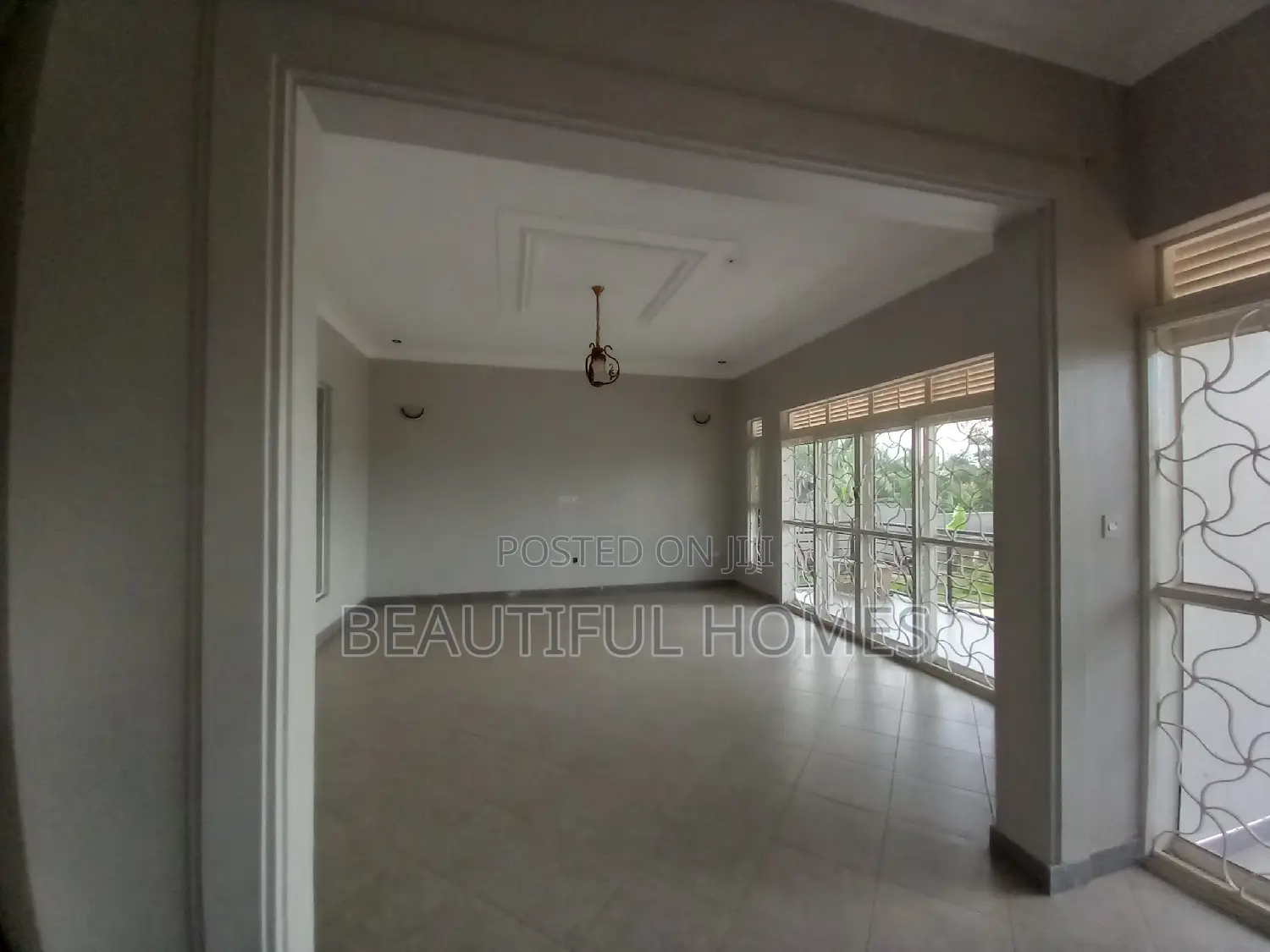 Furnished 4bdrm House in Kira for sale