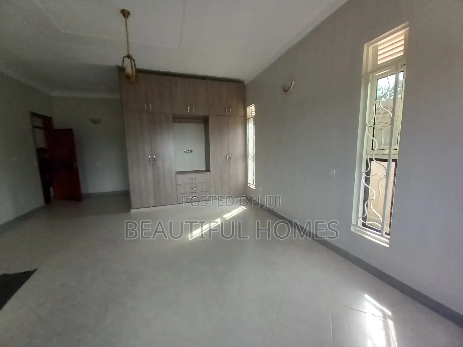 Furnished 4bdrm Bungalow in Kira for sale