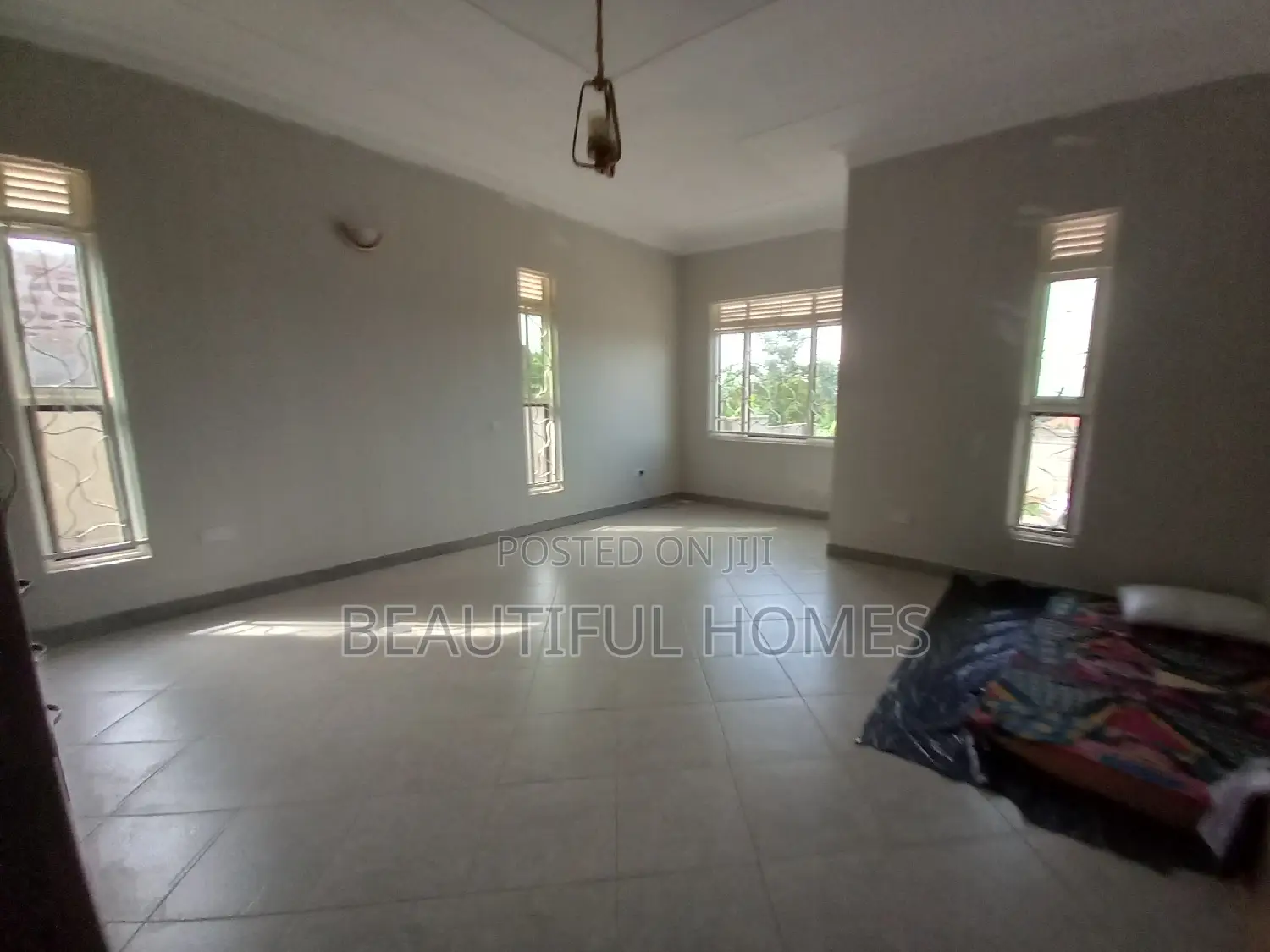 Furnished 4bdrm Bungalow in Kira for sale