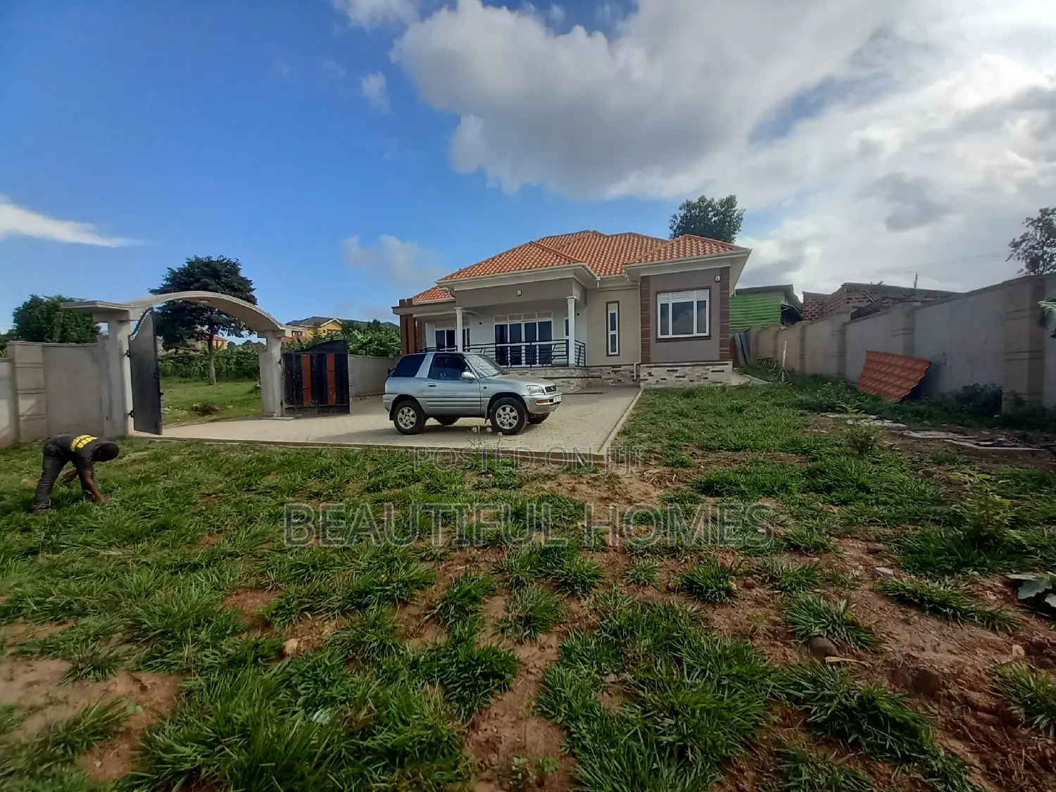 Furnished 4bdrm Bungalow in Kira for sale