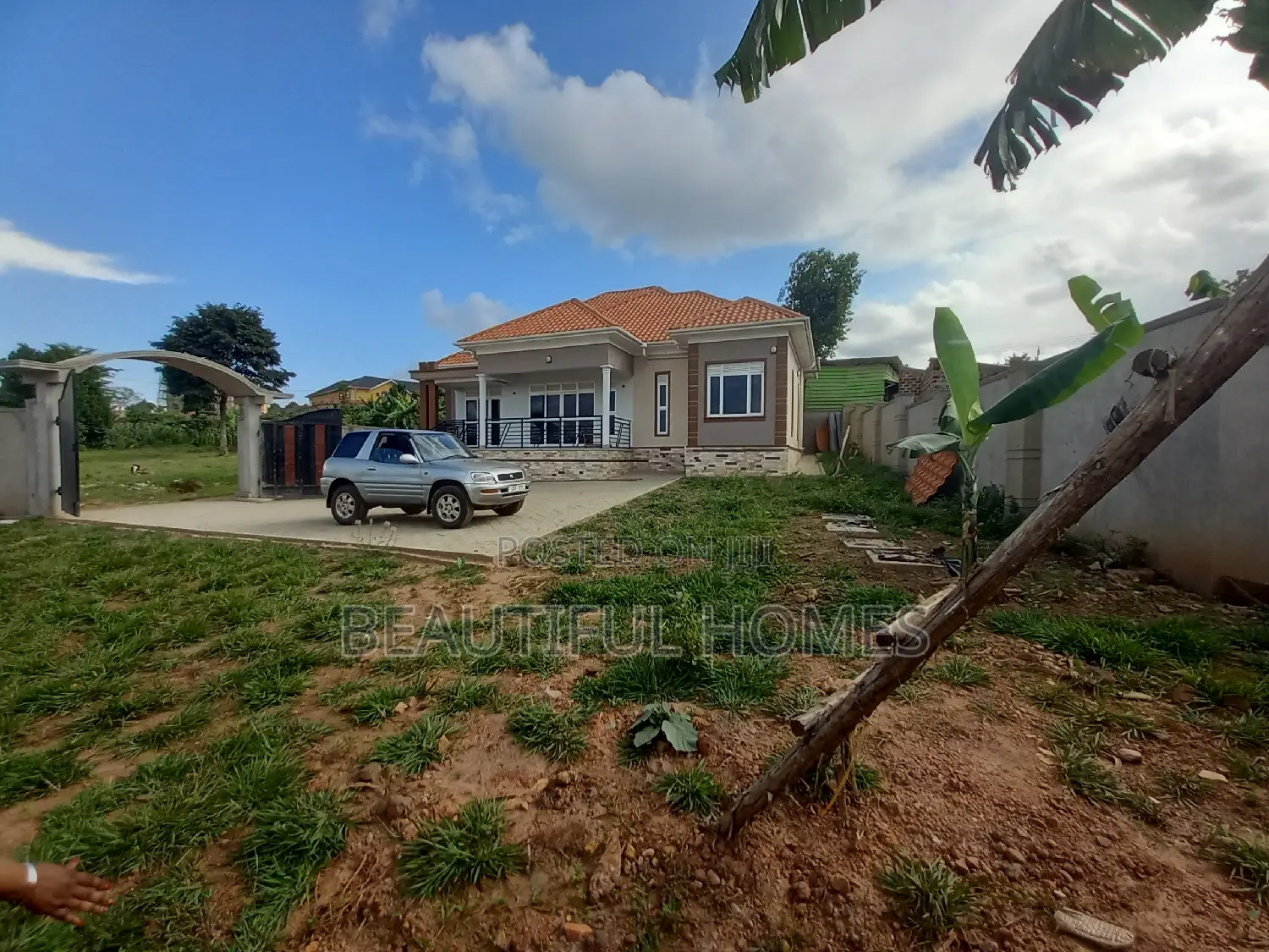 Furnished 4bdrm Bungalow in Kira for sale
