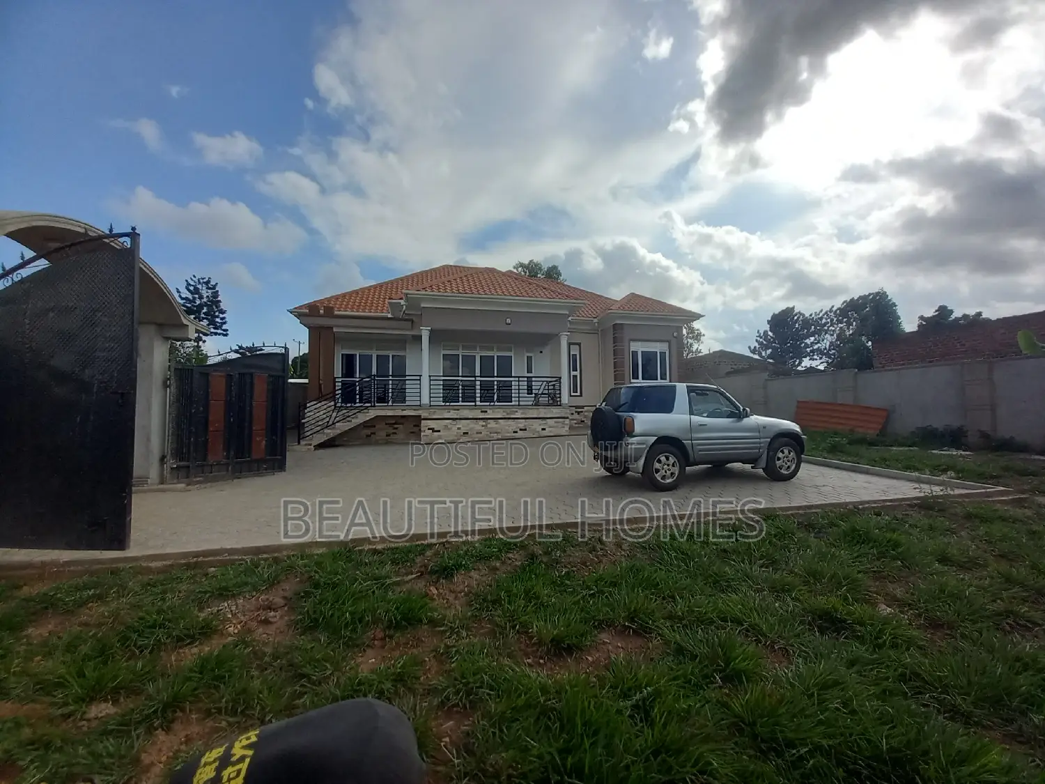 Furnished 4bdrm House in Kira for sale