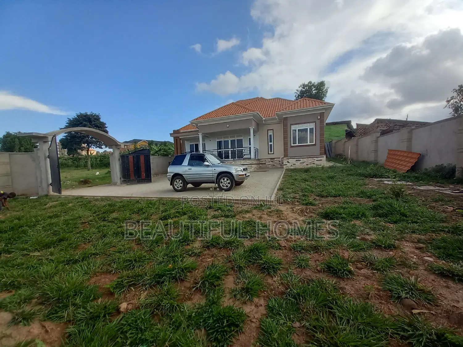 Furnished 4bdrm House in Kira for sale
