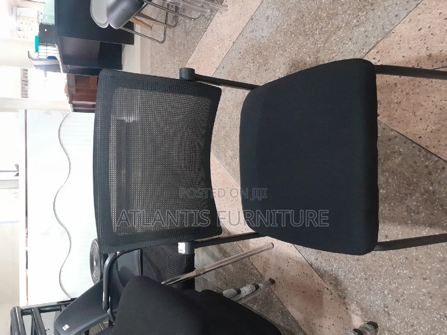 Simple Office Chairs Black Colour