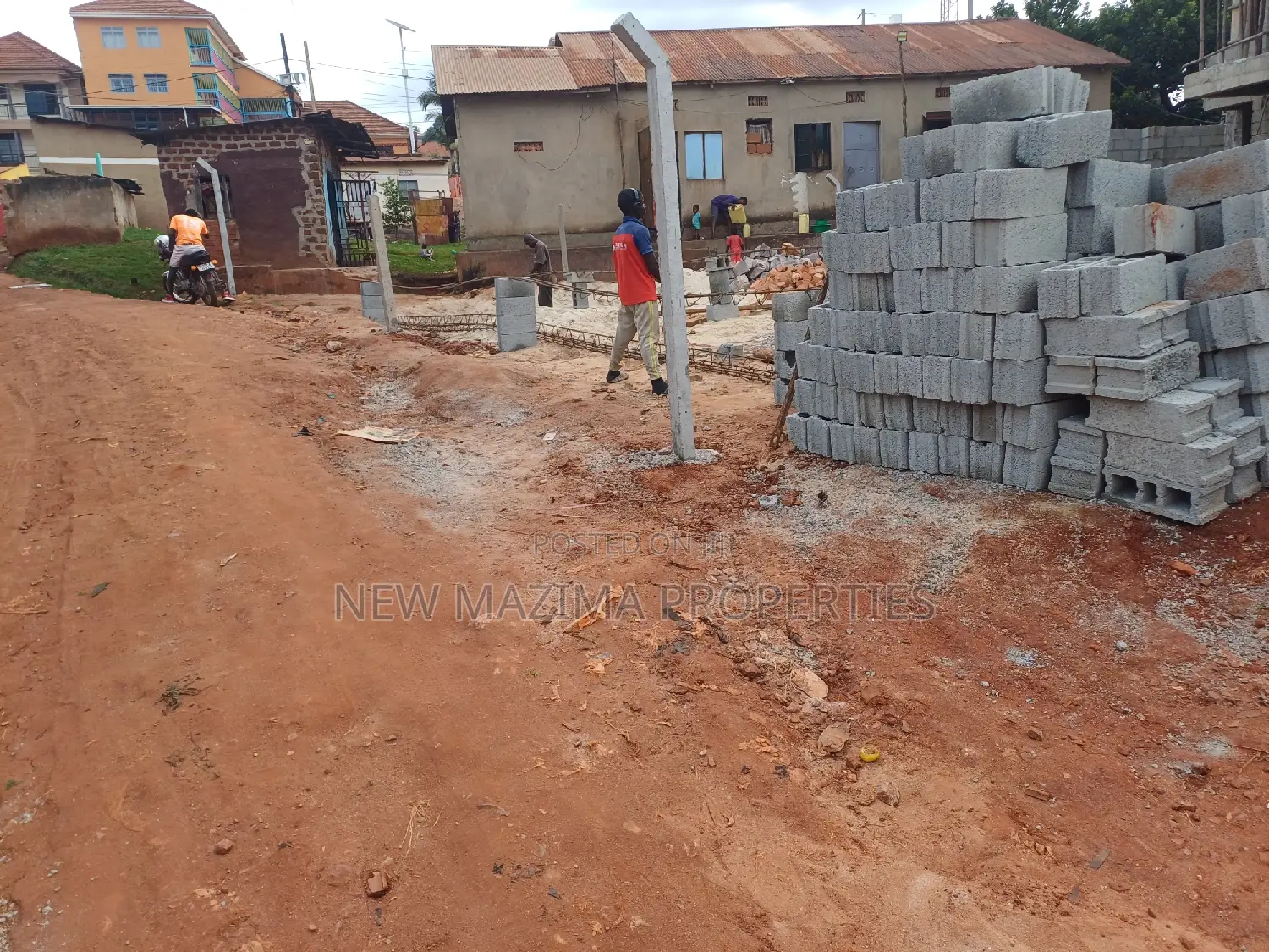 Buziga Pride Plot on Quicksale Near Main Rd Gd 4 Apartment