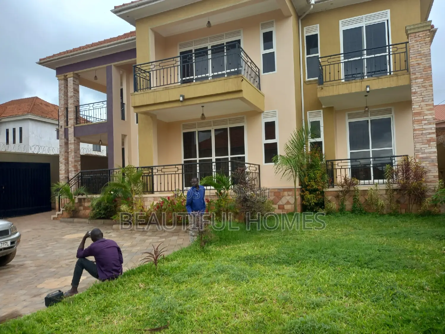 Furnished 6bdrm Mansion in Kira, Central Division for sale