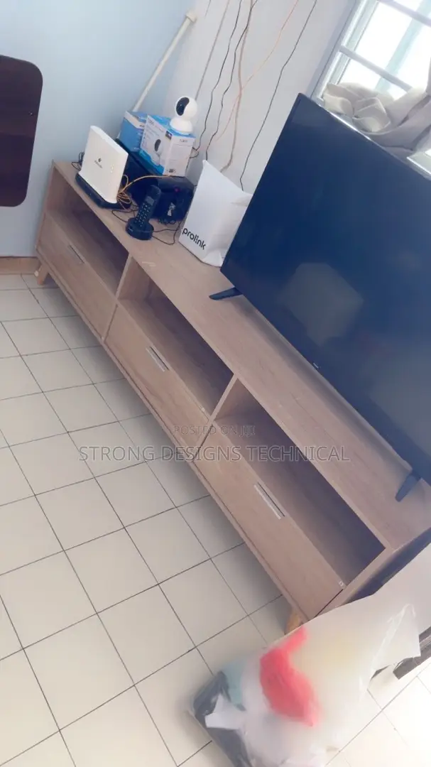 180x40x54cm Tv Stand. / Tv Console