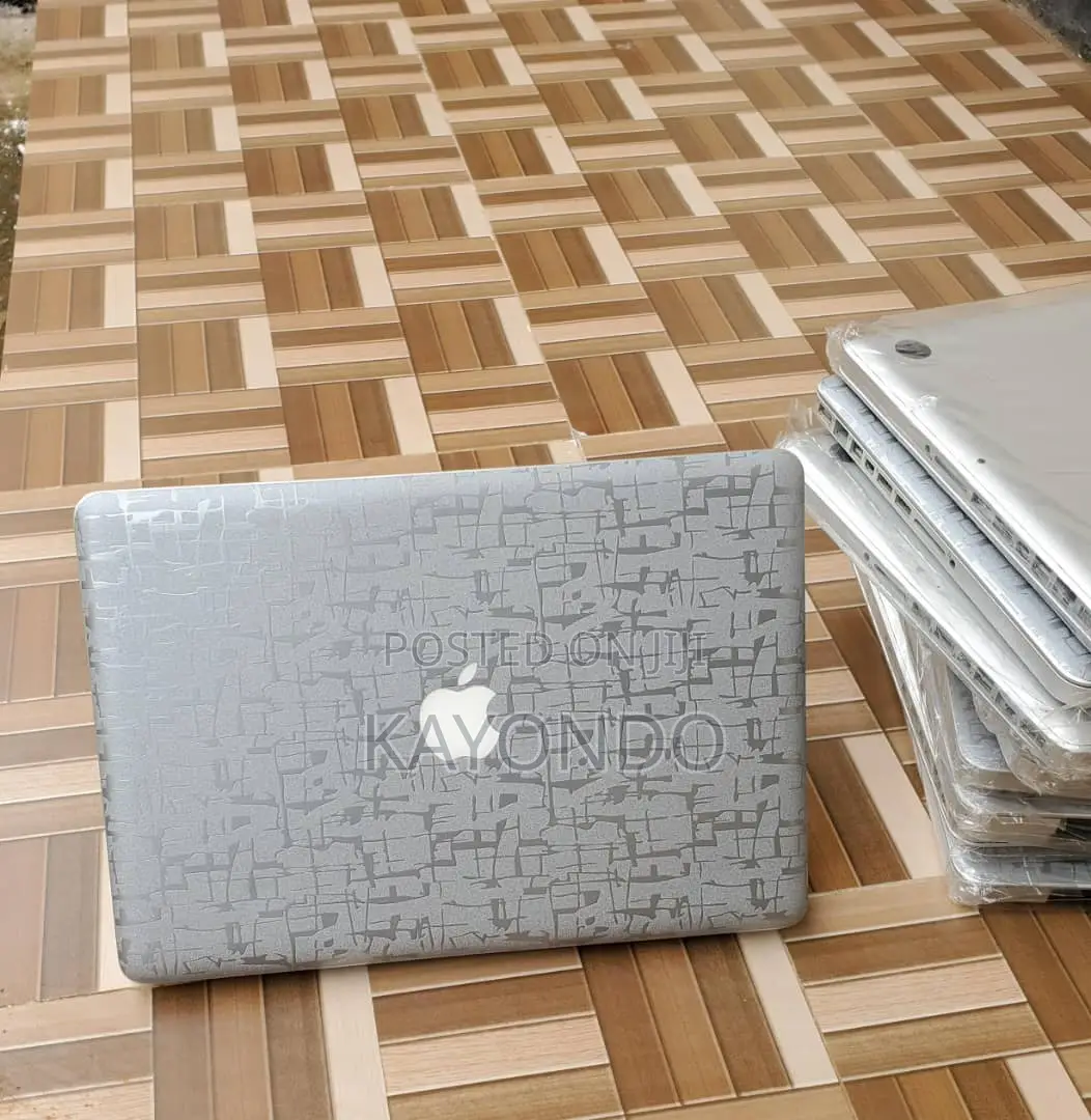 Laptop Apple MacBook Pro 8GB Intel Core I5 HDD 500GB
