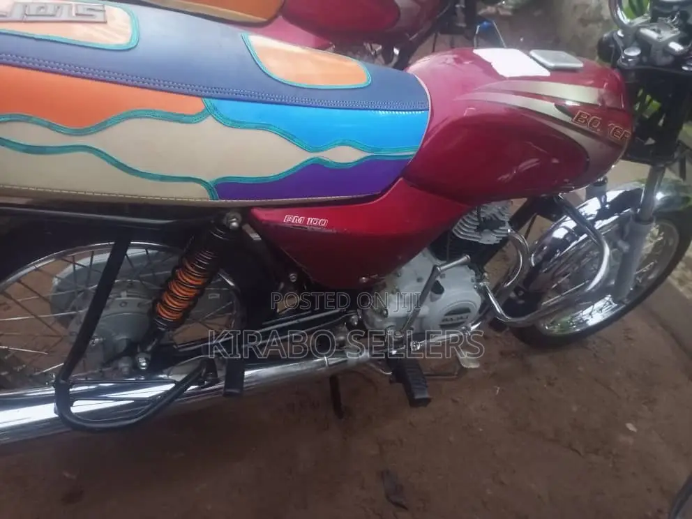 Bajaj Boxer 100 2023 Red