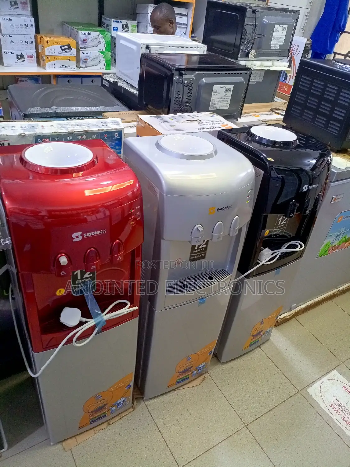 Sayona Water Dispenser With a Compresure