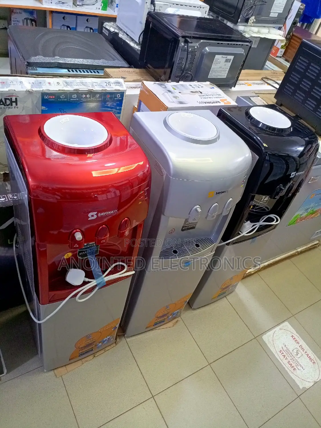 Sayona Water Dispenser With a Compresure