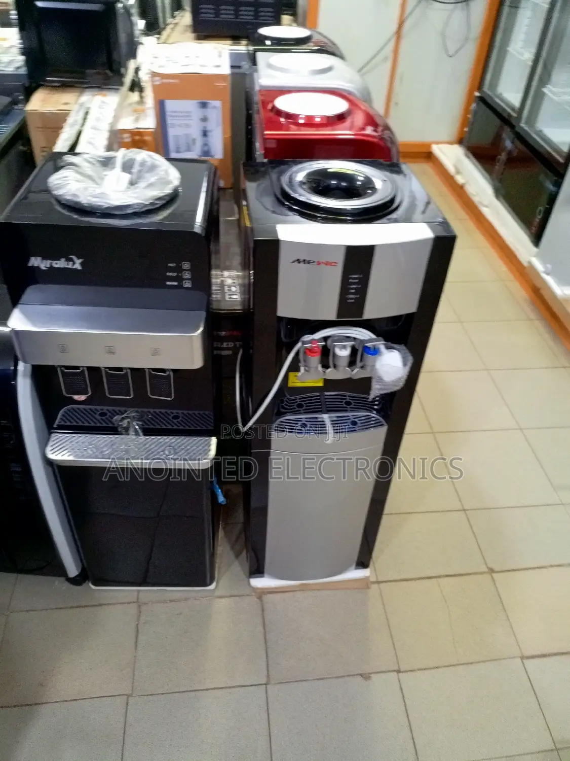 Water Dispenser With Three Taps