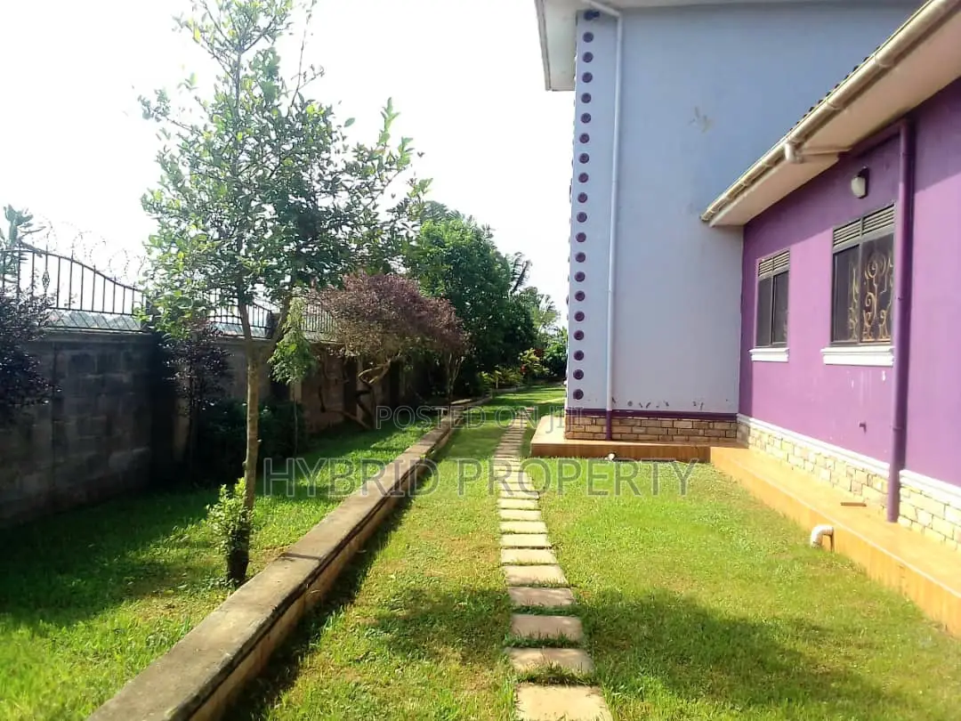 5bdrm Penthouse in Kitende~Kitovu Along, Ssisa for sale