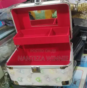 Photo - Small Make Up Box