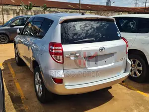 Toyota RAV4 2.5 2010 Silver