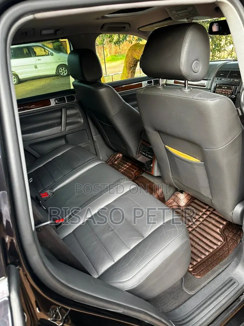 Volkswagen Touareg 2010 Black