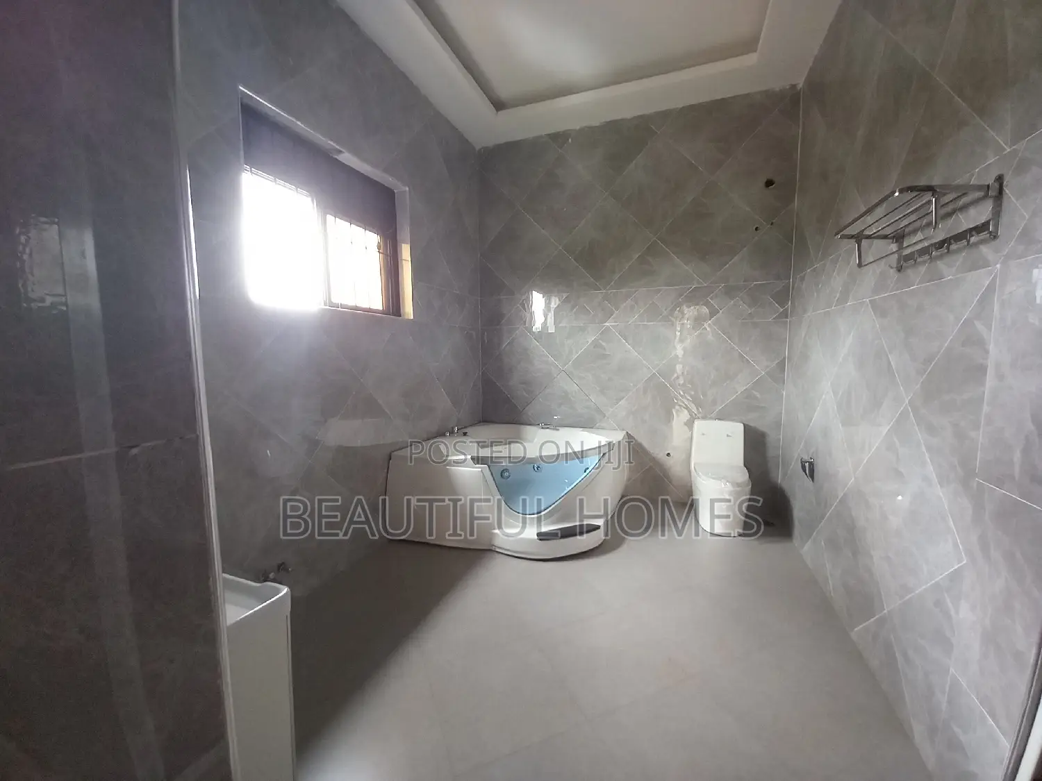 Furnished 6bdrm Mansion in Kisaasi Tarmacked, Nakawa for sale
