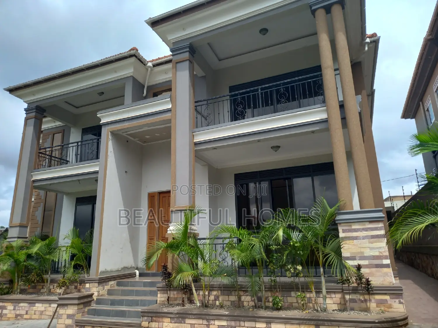 Furnished 6bdrm House in Kisaasi, Central Division for sale