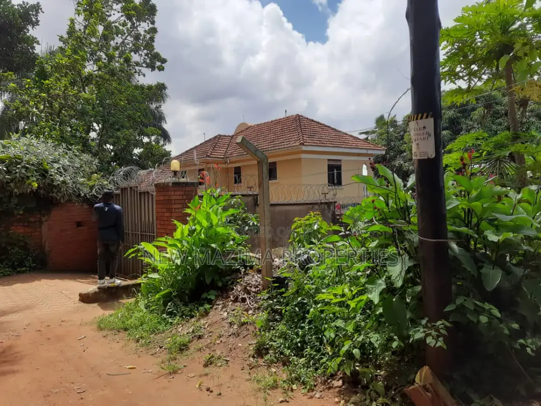 5bdrm Duplex in Makindye Kizungu, Division A for sale