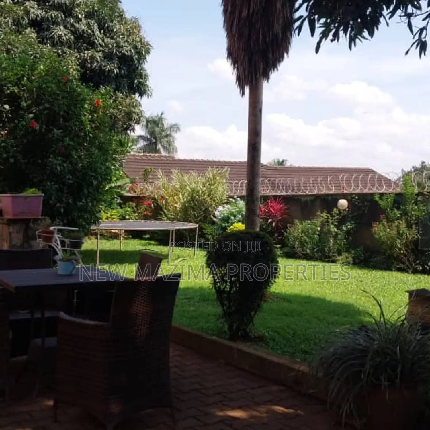 5bdrm Duplex in Makindye Kizungu, Division A for sale