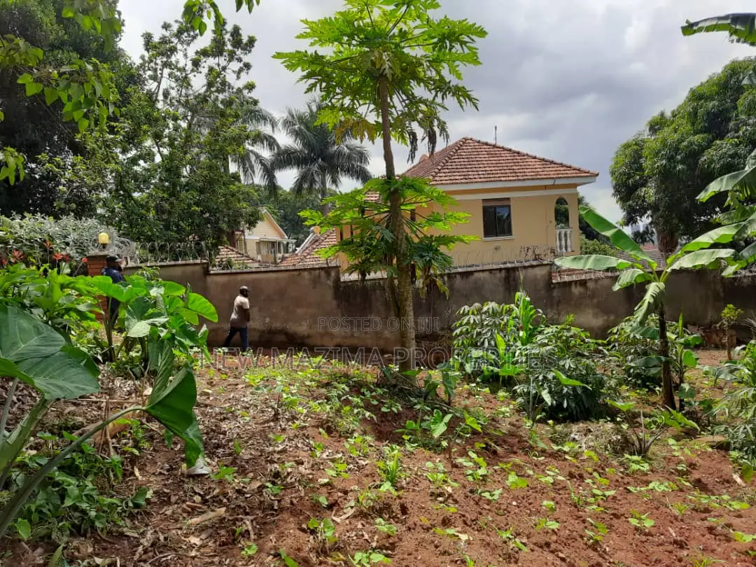 5bdrm Duplex in Makindye Kizungu, Division A for sale