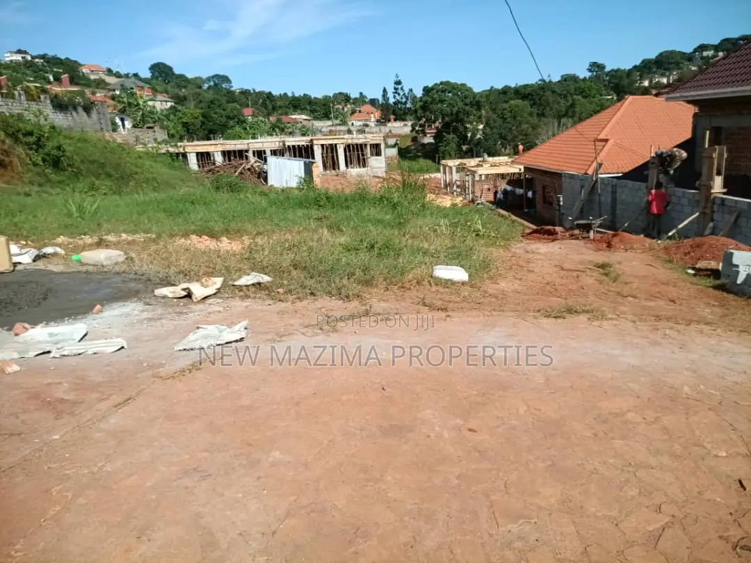 20 Decimals on Forced Sale in Heart of Bwebajja Heights
