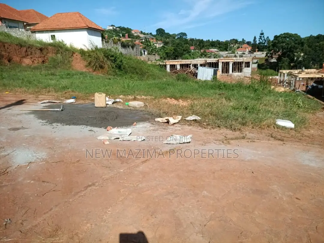 20 Decimals on Forced Sale in Heart of Bwebajja Heights