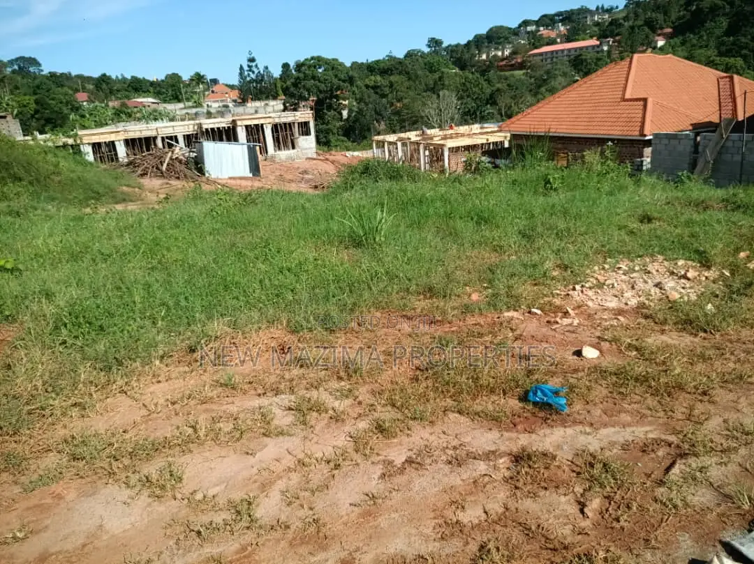 20 Decimals on Forced Sale in Heart of Bwebajja Heights