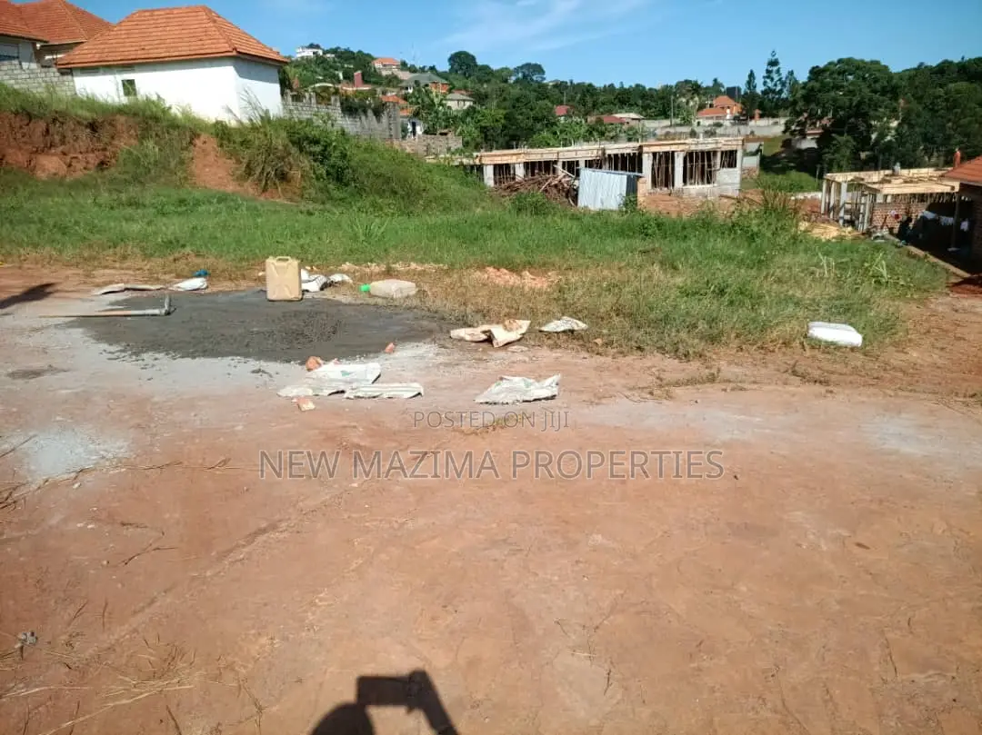 20 Decimals on Forced Sale in Heart of Bwebajja Heights