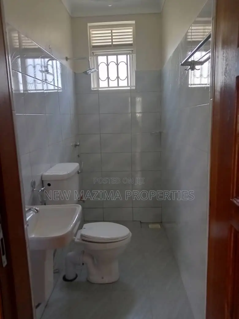 2bdrm Block of Flats in Buziga Heights, Division A for rent