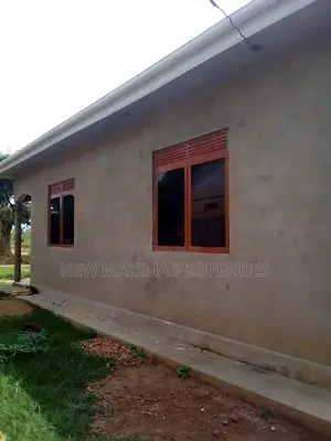 2bdrm Bungalow in Kawuku Ntebe Rd, Division A for sale