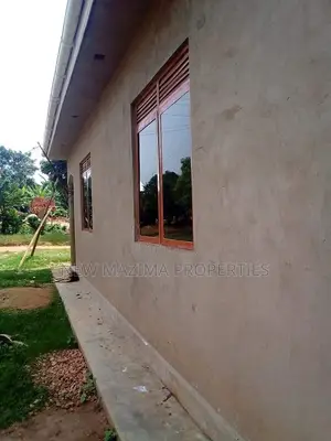2bdrm Bungalow in Kawuku Ntebe Rd, Division A for sale