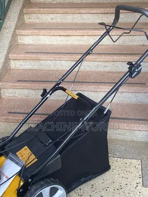 Phoceene Lawn Mower (Pushable Mower)