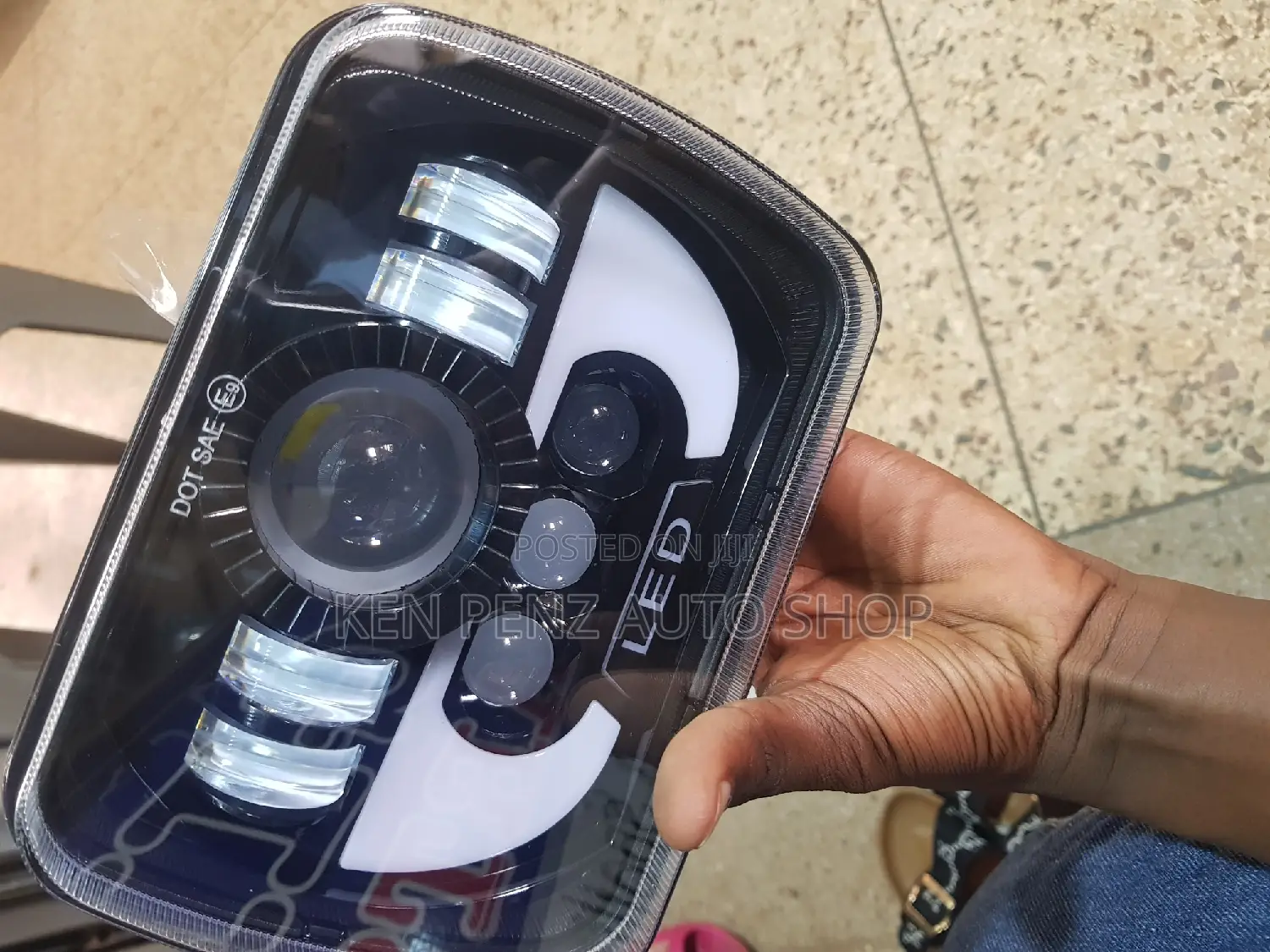Hillux and Landcruiser Square Led Lights