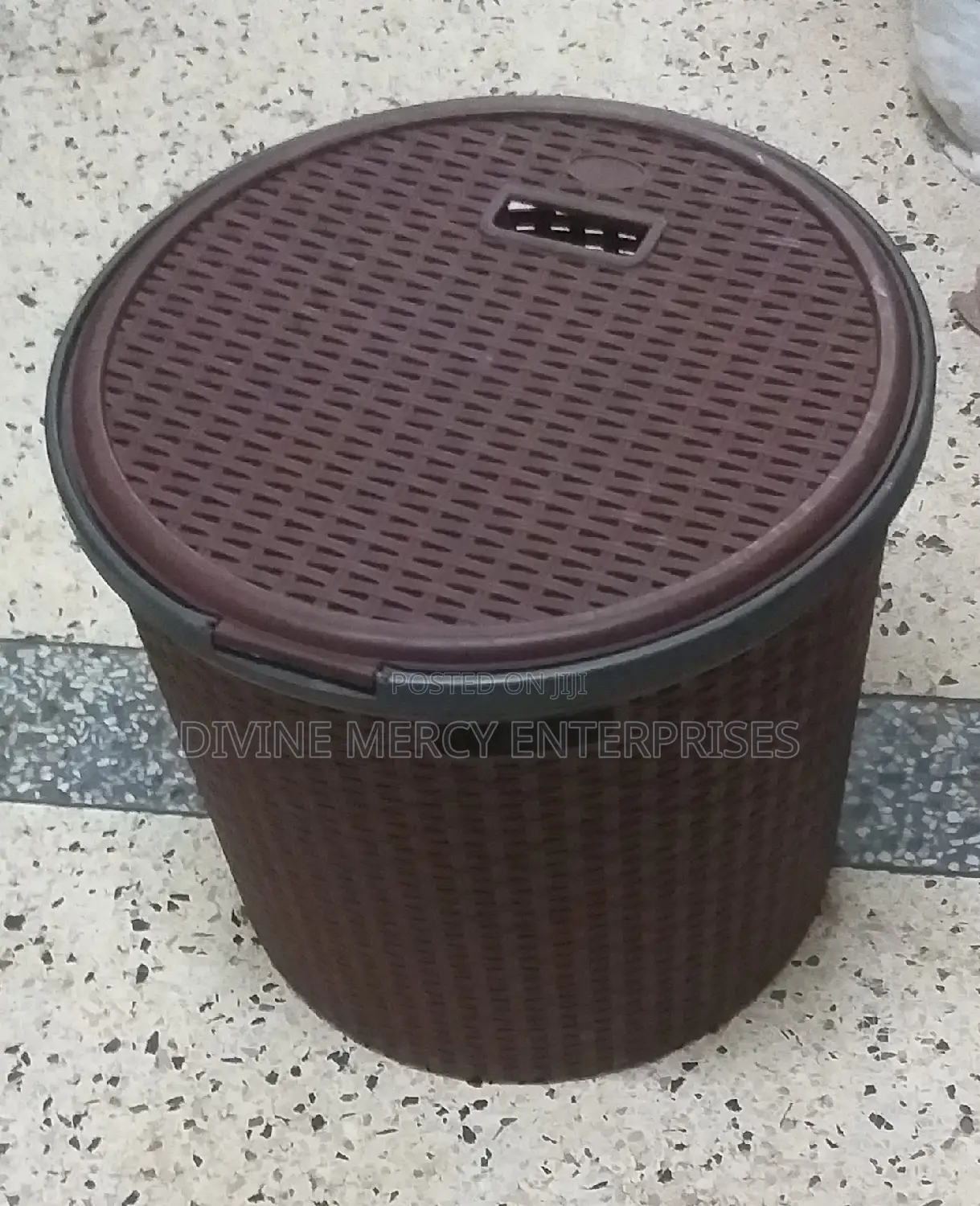 Laundry Basket With Lid (Round)
