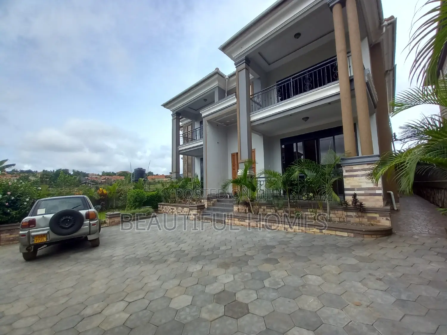 Furnished 6bdrm Duplex in Kisaasi, Nakawa for sale