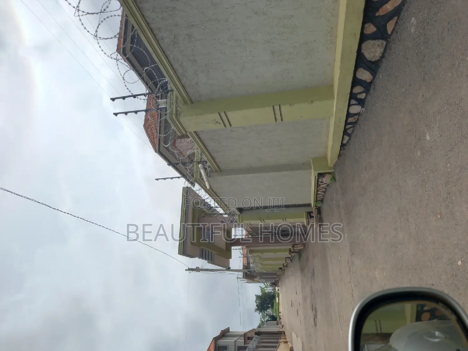 Furnished 6bdrm Duplex in Kisaasi, Nakawa for sale