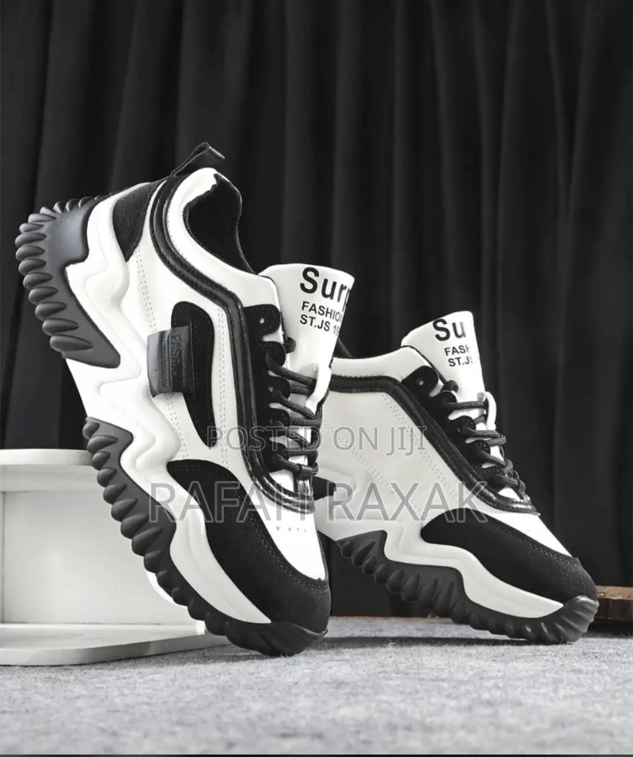 Classic Ladies Surp Sneakers