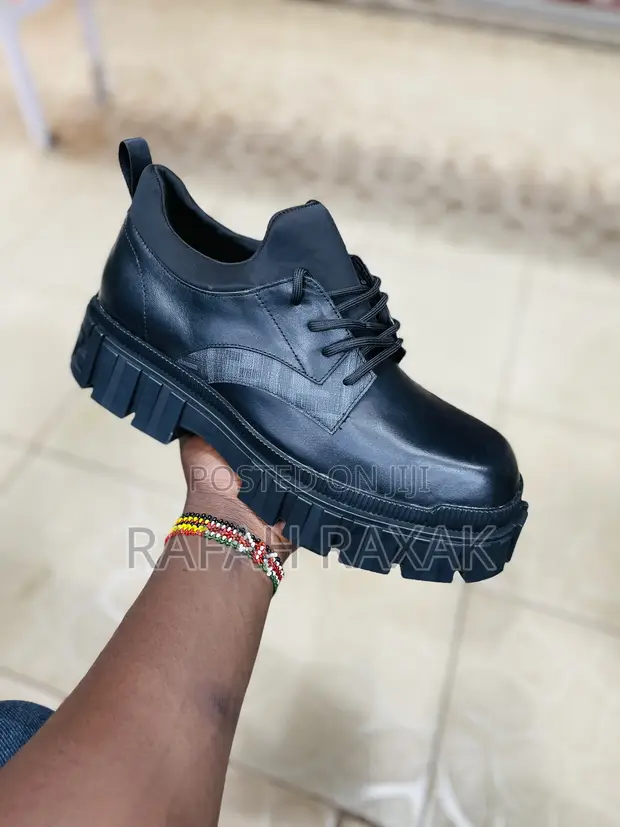 Original Fendi Big Sole Black Leather Shoes in Central Division