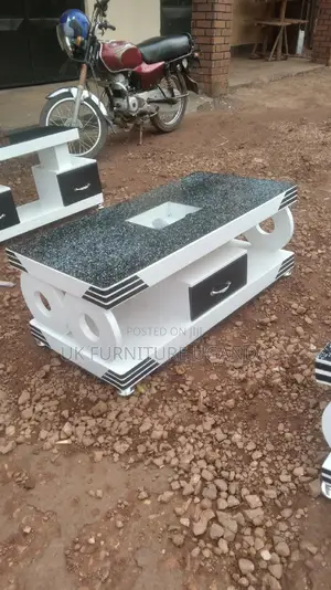 Center Table /Table/Center Table Available Agently