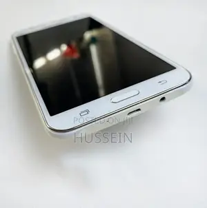 Samsung Galaxy J7 16 GB White