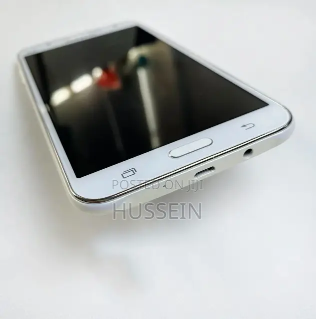 Samsung Galaxy J7 16 GB White