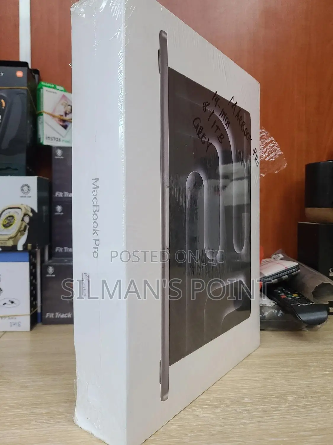 New Laptop Apple MacBook Pro 2023 M3 14-Inch 8GB Apple M3 SSD 1T